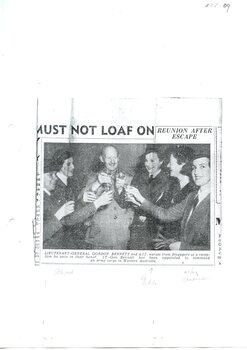 Newspaper clipping (copy): 'Reunion after escape', 1942
