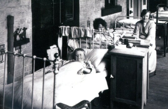 Queen Victoria Hospital (Mint Place} ward on a Verandah, 1920s, Queen Victoria Womens Centre [ca.2000]