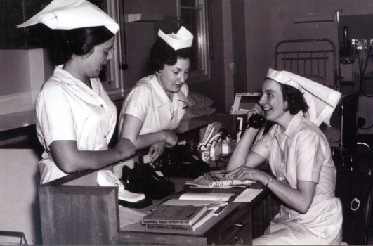 Nurses in a recovery room, Queen Victoria Womens Centre [ca.2000]