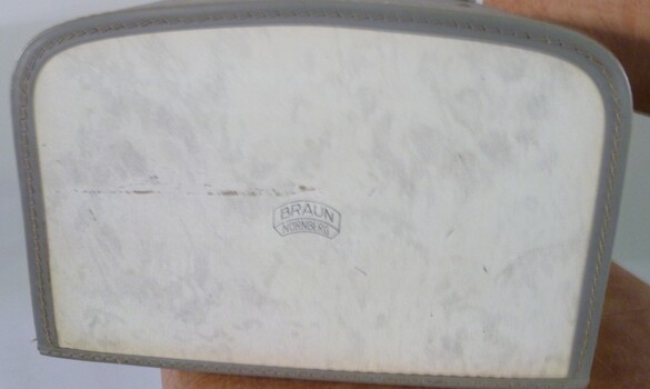 Carry case for a slide projector