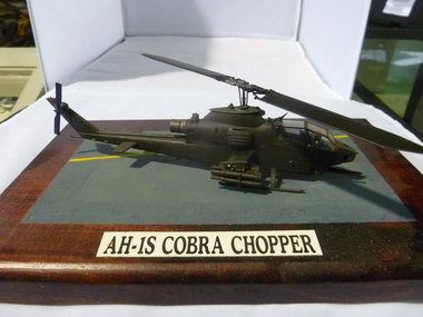 Model, AH-15 Cobra Chopper