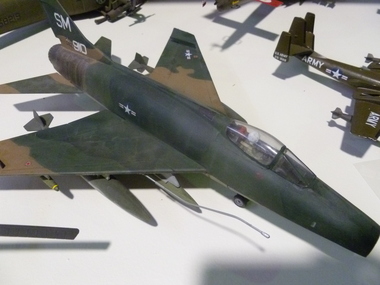Model, F100 Supersabre
