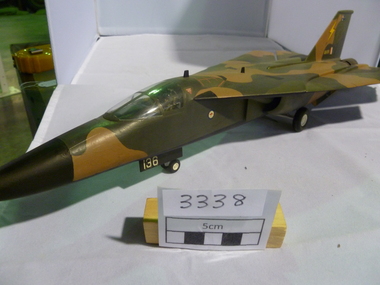 Model, F-111 Bomber