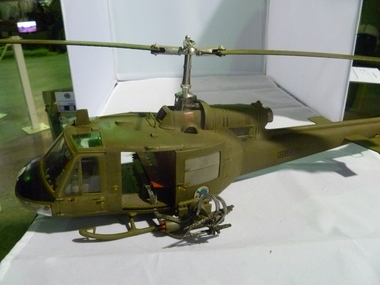 Model, Huey gunship