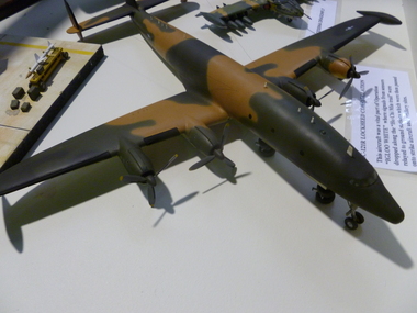 Model, EC-121R