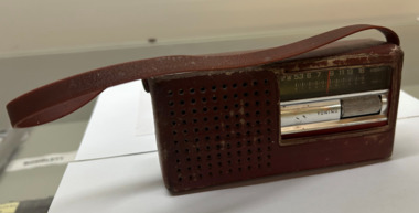 National Panasonic transistor radio in Brown leather case