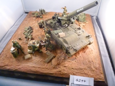 Model - Diorama, M-107 Self propelled artillery