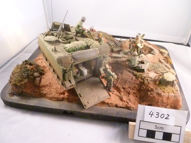 Model - Diorama, APC And Infantry Mortor Team