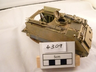 Model, M-106 APC