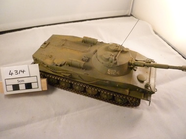 Model - Model, tank
