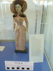 Souvenir, Doll