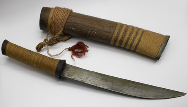 Weapon - Knife with sheath