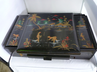 Souvenir, Jewellery Box - compartments