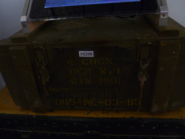 Equipment - Equipment, Army, Ammunition box