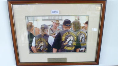Photograph, General Peter Cosgrove Talks to Vietnam Veterans MC