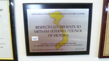Plaque, Respectfully presents To vietnam veterans Council Of Victoria