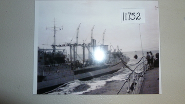 Photograph, HMAS Sydney refuelling