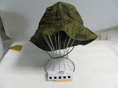 Equipment - Equipment, Army, Clothing