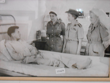 Photograph, Nurses Visiting Soldier