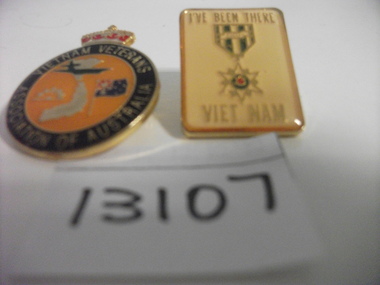 Memorabilia, Badge