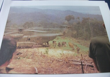 Photograph, Marines arrive at Ngok Tavak 04/05/1968