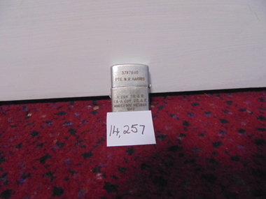 Metal cigarette lighter