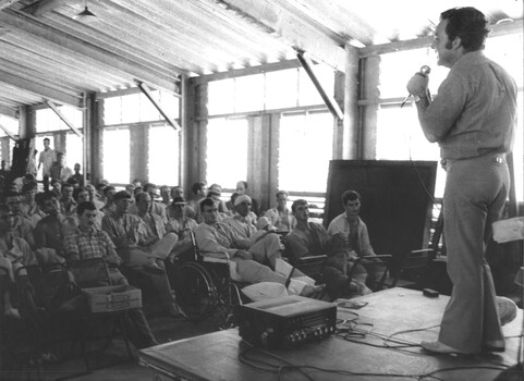 A photograph of The Official August 1969 Johnny O'Keefe Concert Party visits the 1st Australian Field Hospital to perfom for sick and wounded diggers. 