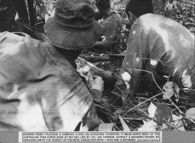 Photograph, Extracting A Wounded Digger