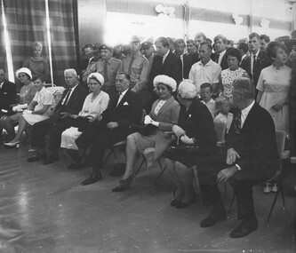 A photograph taken in Townsville on the18/08/1968 with the nexxt of kin of some of those Diggers killed at the Battle of Long Tan. 