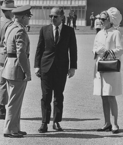 A photograph The Ambassador of the U.S., His Excellency Mr William H. Crook U.S.Presidential Distinguished Unit Citation to D Coy , 6 RAR/NZ