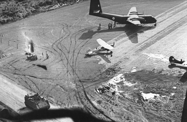 A RAAF Caribou aircraft of No 35 Squandron, which flew daily passenger flights between Vung Tau, Nui Dat and Saigon.