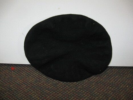 All Royal Australian Armoured Corps Units wear the black beret.