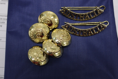 Uniform - Epaulette and buttons