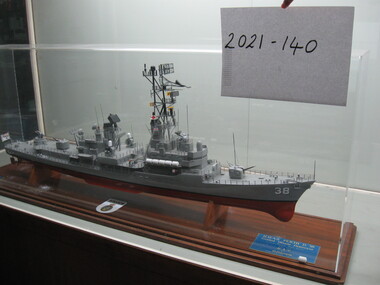 Model, HMAS Perth D38