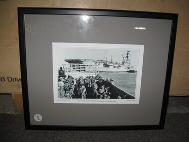 Photograph, Troops in an LCM enroute to HMAS Sydney for the sweetest ride of their lives - home!