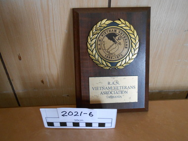 Plaque