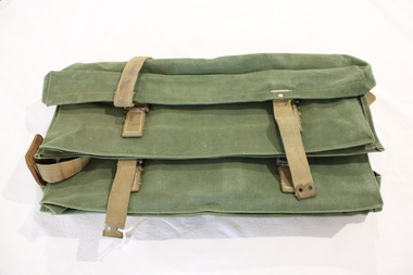 Green army canvas carry bag with three compartments