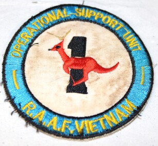 A small circular cloth badge mainly used by 1OSO personnel on their flying suits.   