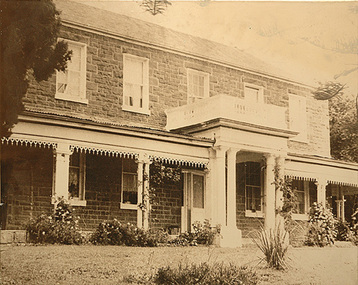 Photograph (item) - Photographs - Buildings, Summerhill Farm