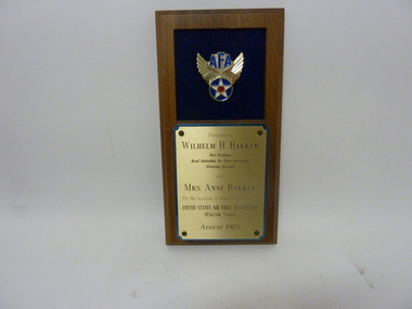 Plaque, 1985