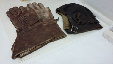 Leather helmet and Leather Flying gloves