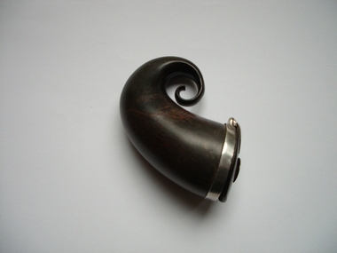 Accessory - B/W photograph, Snuff horn, Early 19th Century