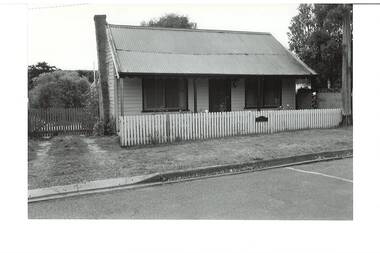 Miner's cottage built on land owned by Thomas Hiscock in Learmonth St west, Buninyong