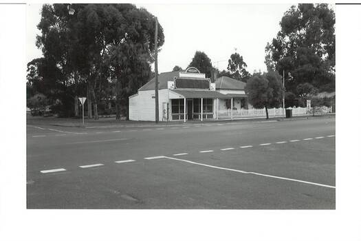 Former Middleton's Hardware Shop Warrenheip Street Buninyong taken from South Eastern corner of intersection