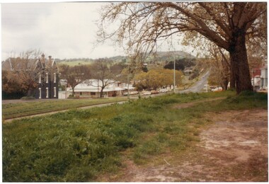 Streetscape of Learmonth St & Warrenheip St corner, Buninyong, taken from southwest, showing Crown Hotel and corner store.