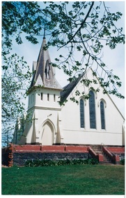Colour photograph of the Uniting Church, Learmonth Street, Buninyong.