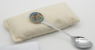 Commemorative silver teaspoon, Crown Hotel, Buninyong