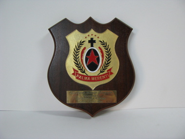Wooden plaque, Trophy House Pty Ltd, Palma Merenti, 1990