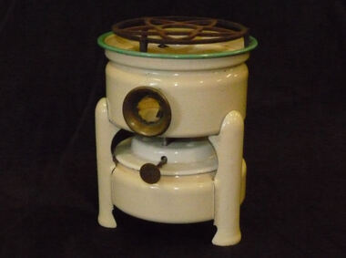 Small kerosene cooker (petroleumstelletje), 1940s