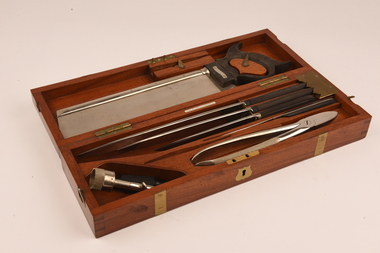 Tool - Amputation set of surgical instruments